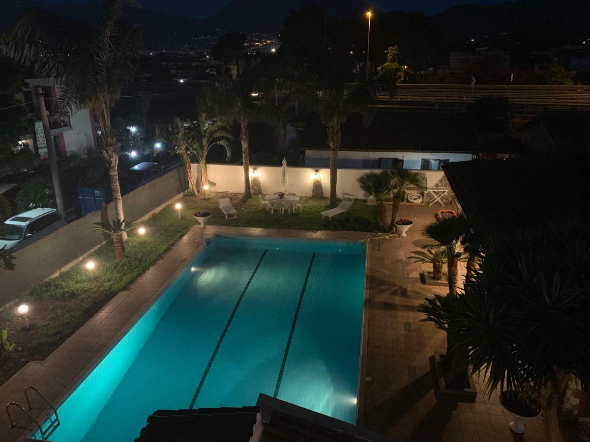 Casa Vacanze Villa Grace Villagrazia Di Carini Bagian luar foto