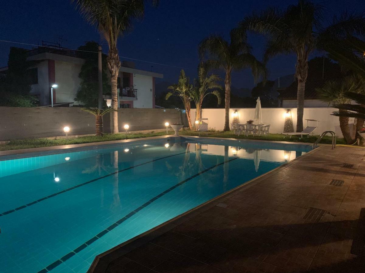 Casa Vacanze Villa Grace Villagrazia Di Carini Bagian luar foto