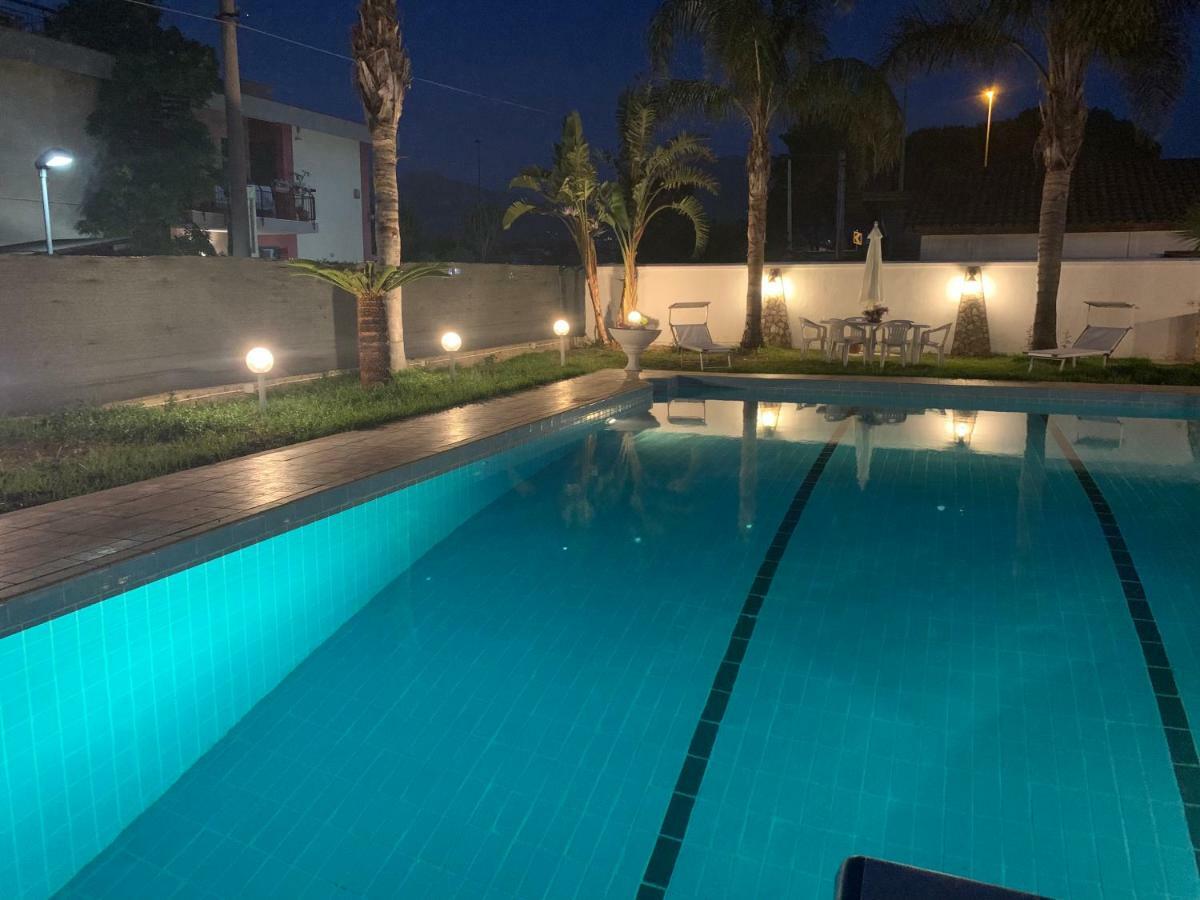 Casa Vacanze Villa Grace Villagrazia Di Carini Bagian luar foto